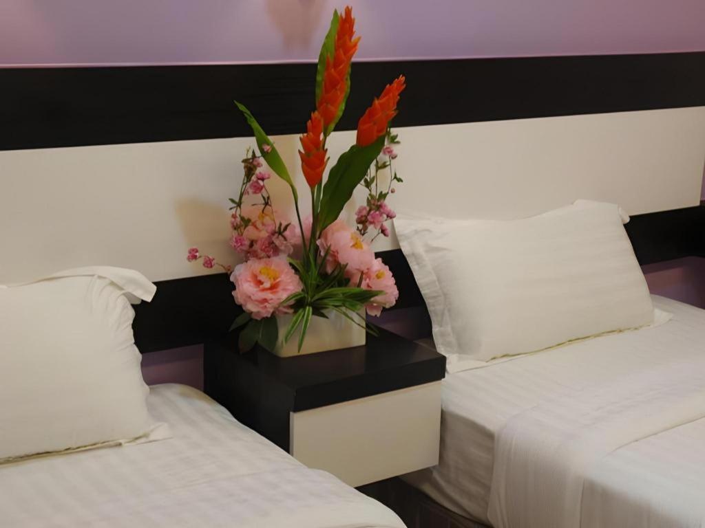 Hotel Star Moon Малакка Экстерьер фото